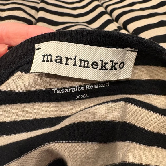 Marimekko Tasaraita Relaxed Long Sleeve Striped T-Shirt with Unikko Flower Patch - Picture 2 of 3